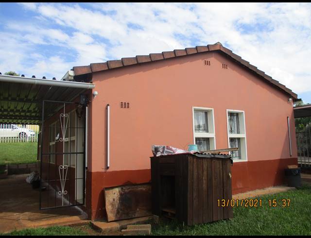 2 BEDROOM FREEHOLD SOLD IN HOWICK WEST